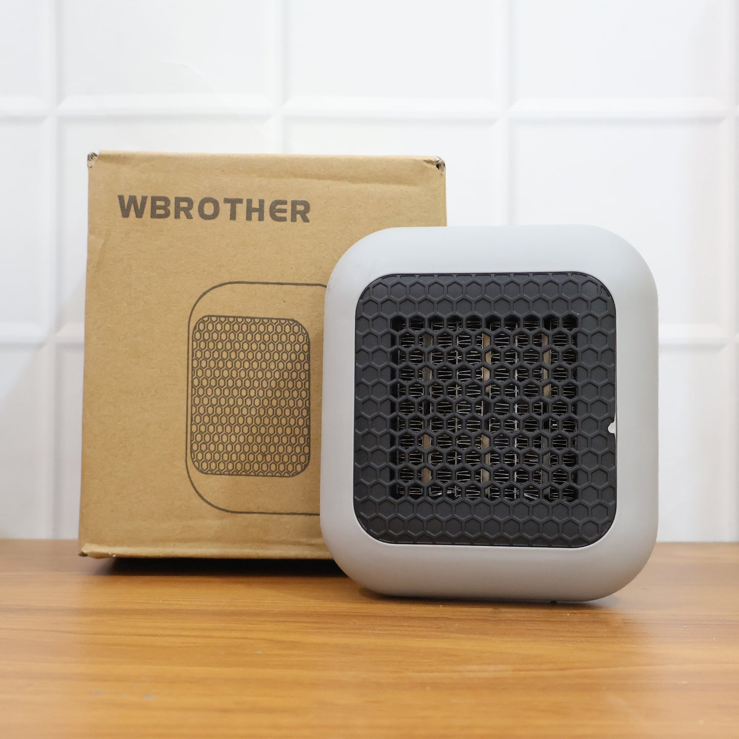 600w Wall-mounted Plug-in Room Heater (1 Pc With Conveter)